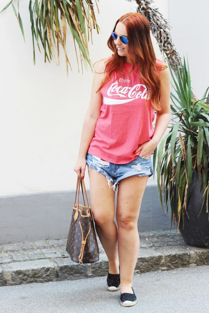 Outfit Summertime Coca Cola Backless Shirt2