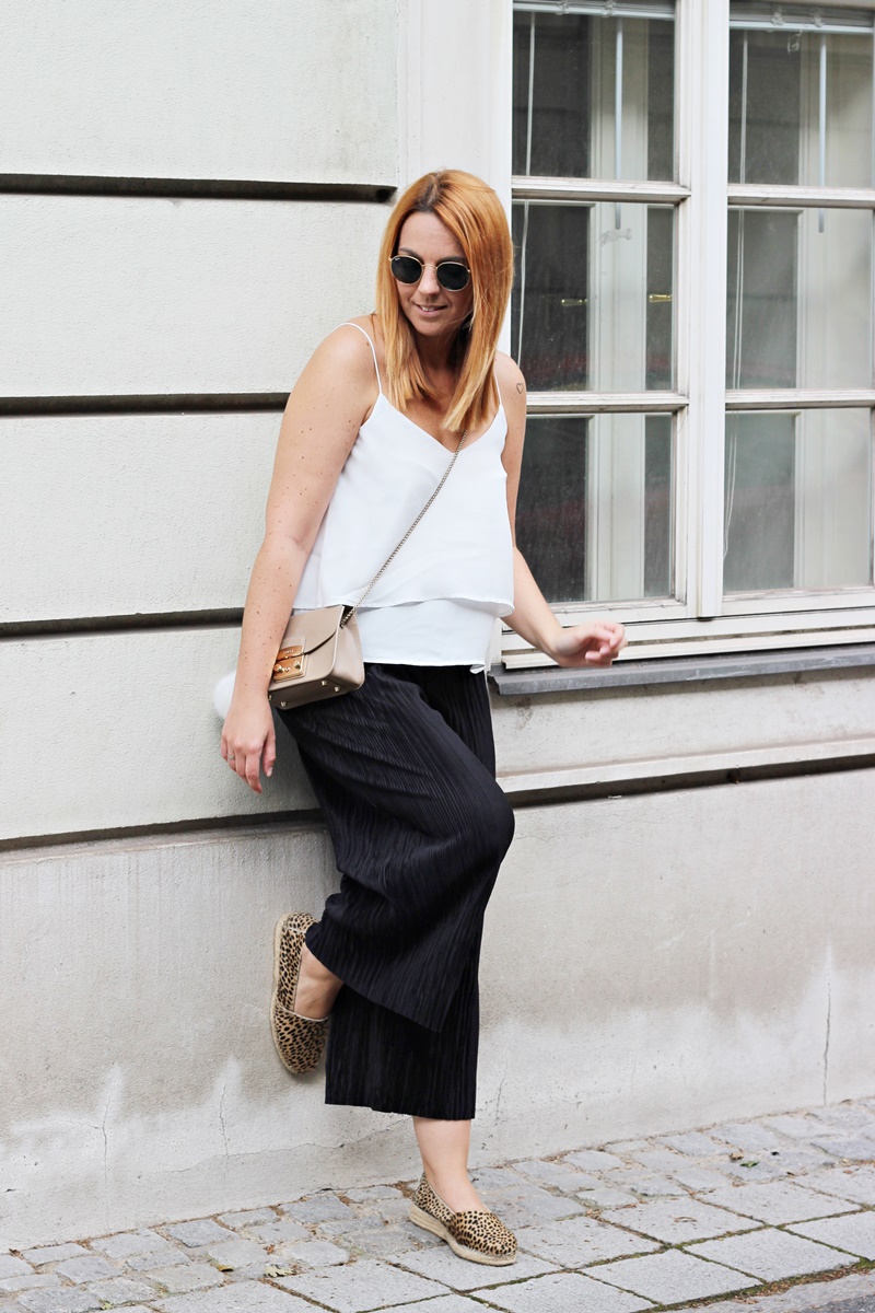 Plissee Culottes Outfit 4